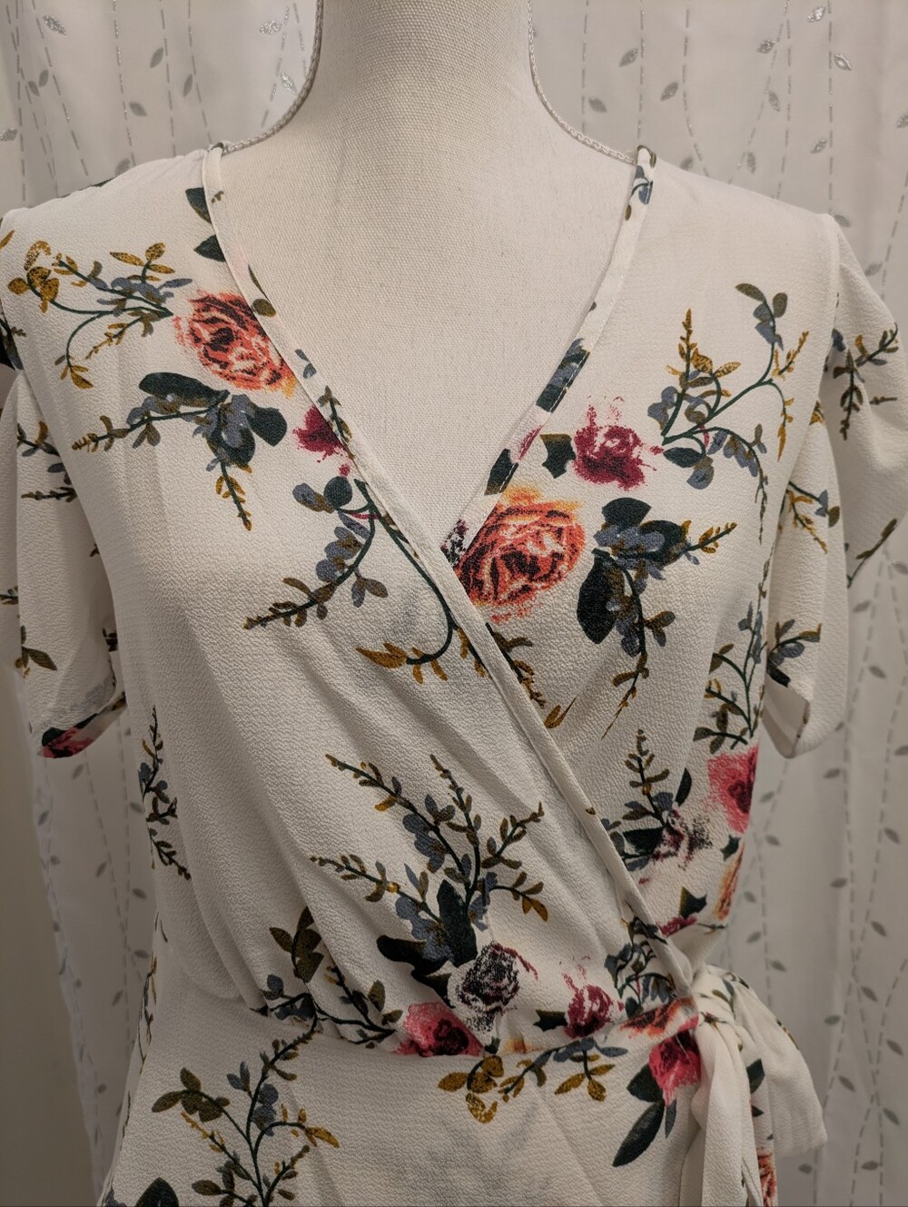 White Floral Waist Tie V-Neck Women’s Top - White with Pink Rose Print